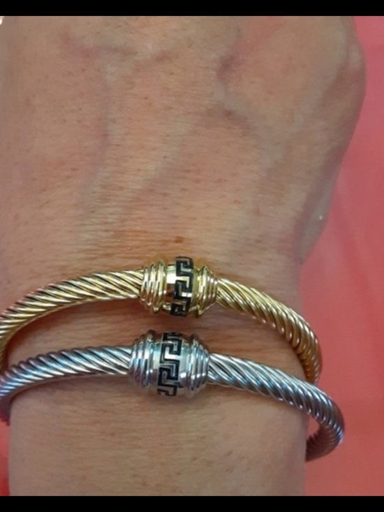 Jewelry - 18kt Gold Plated Open Cuff Bangle